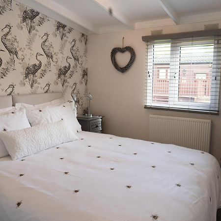 Lakeview Lodge, Builth Wells No Tradesmen Allowed Bagian luar foto